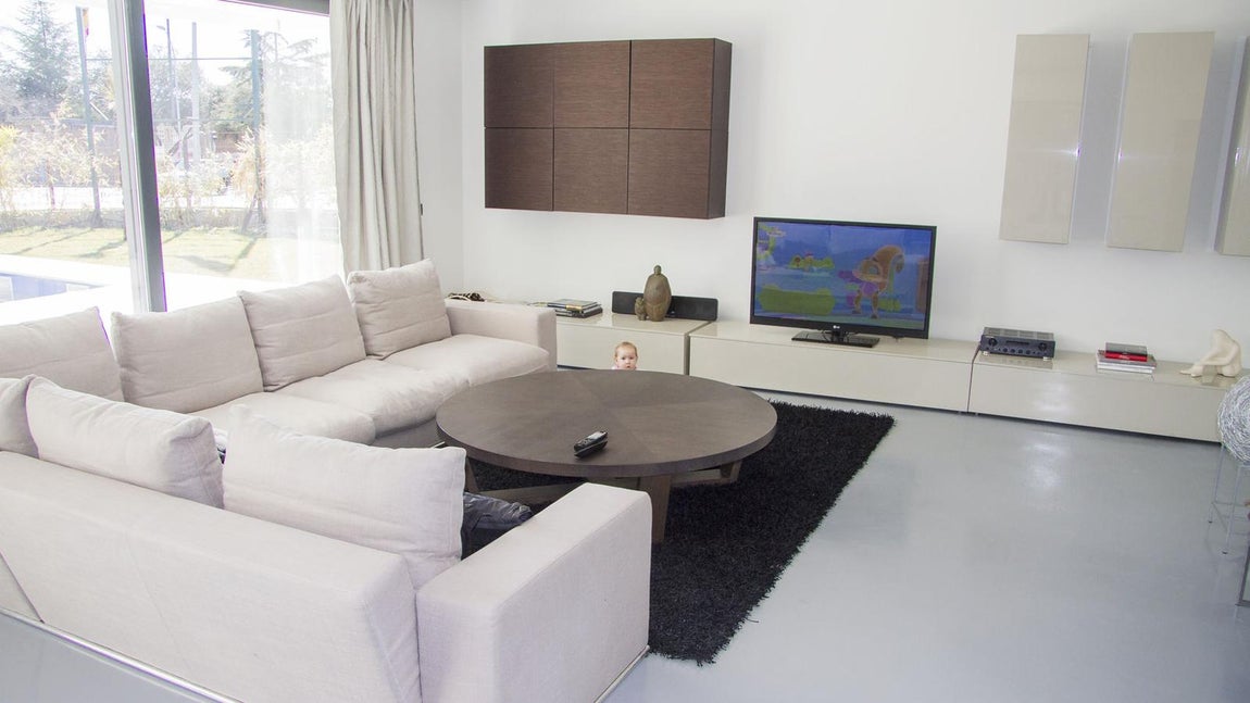 Una vida nueva. Ambos han rehecho sus vidas. Paula Echevarría tiene una relación sentimental con el Futbolista Miguel Torres. David Bustamante, por otro lado, se enamoró de la bailarina Yana Olina