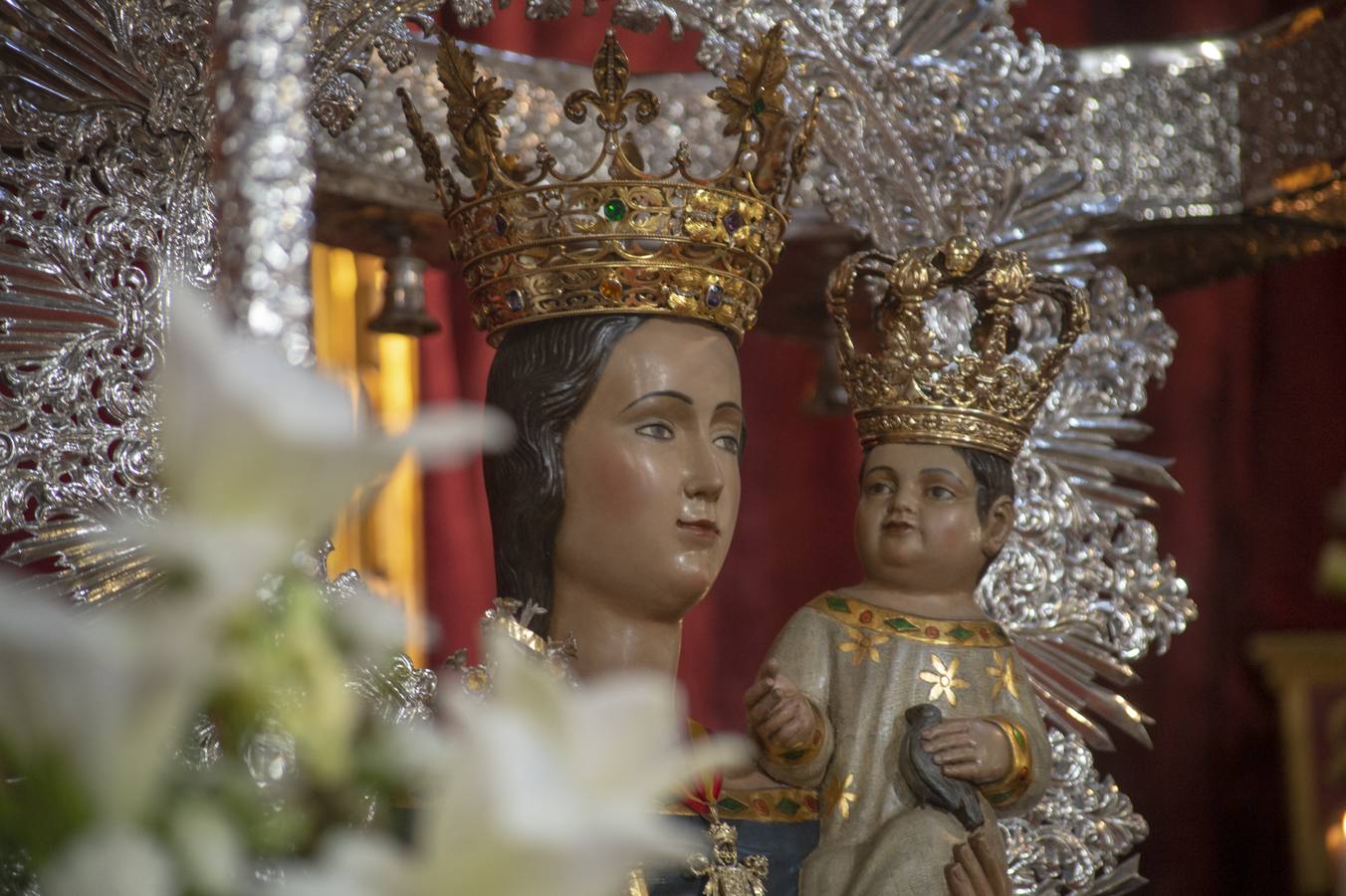 Galería del besamanos de la Virgen de la Hiniesta