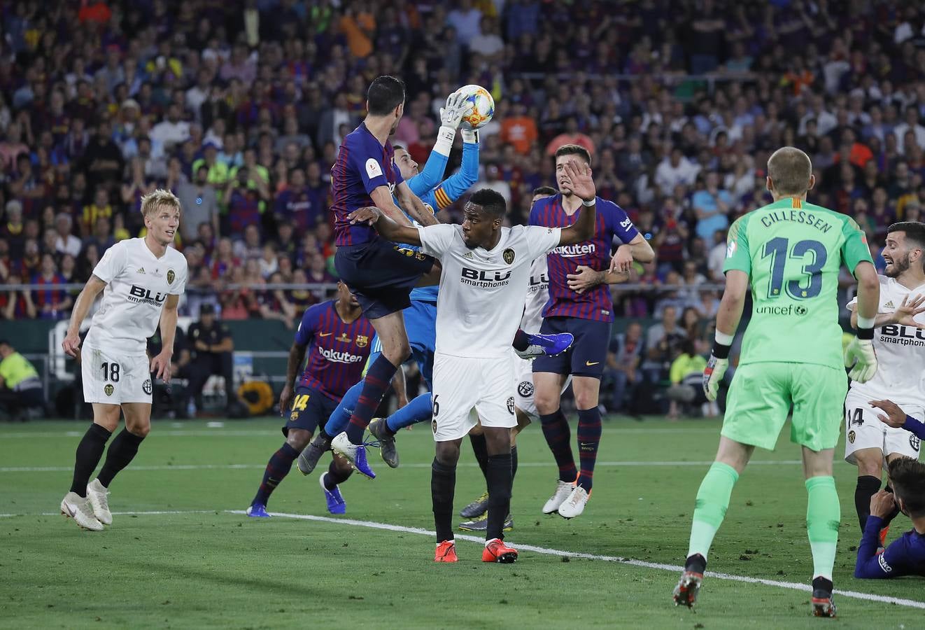 En imágenes, la final de la Copa entre el Barcelona y el Valencia