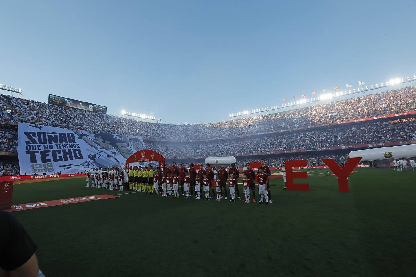 En imágenes, la final de la Copa entre el Barcelona y el Valencia