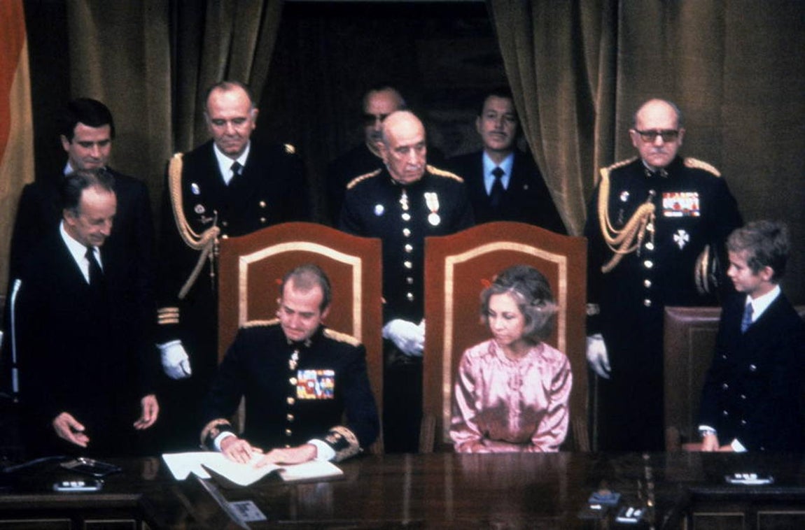 El Rey Don Juan Carlos, el álbum de toda una vida dedicada a España