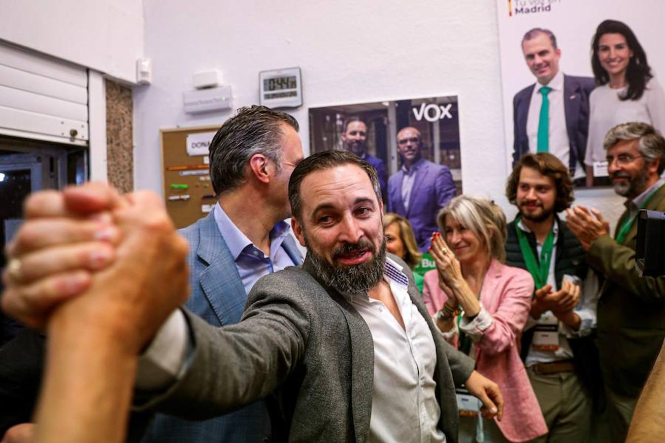 El líder de Vox, Santiago Abascal, a su llegada a la sede del partido para valorar los resultados de las elecciones municipales, autonómicas y europeas. 