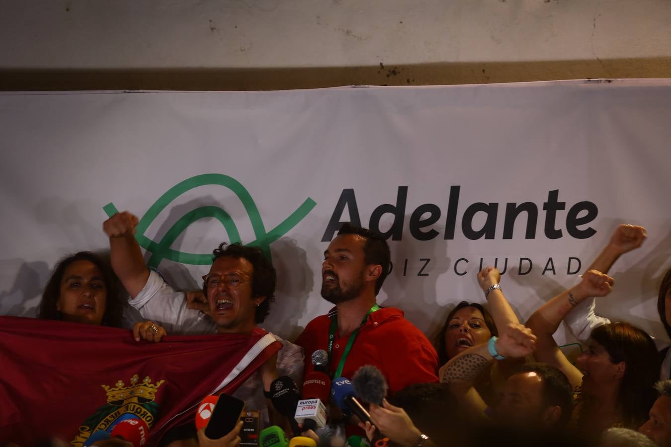 FOTOS: Así ha celebrado Kichi su victoria en Cádiz