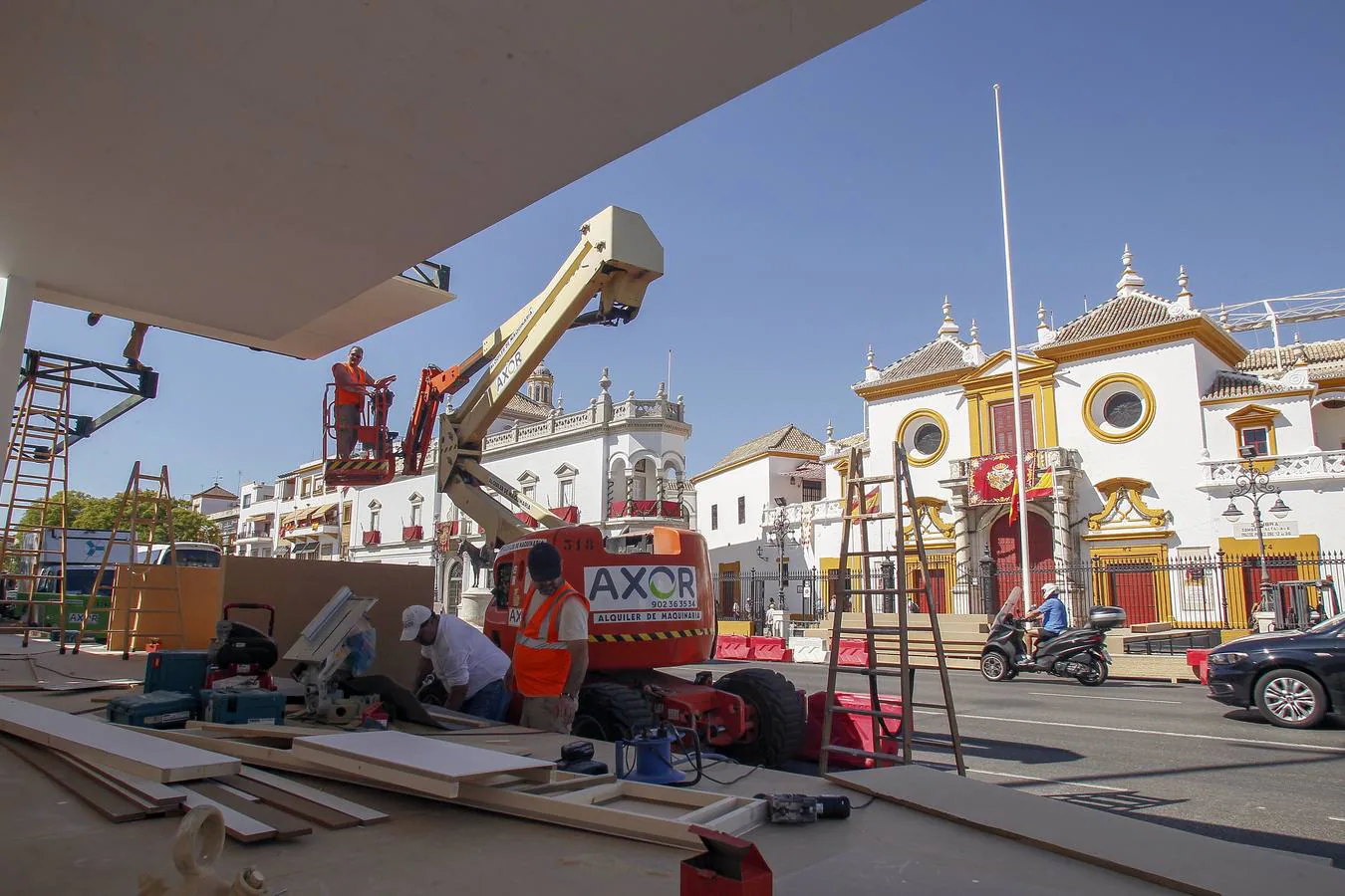 En imágenes, Sevilla ultima los preparativos para el Día de las Fuerzas Armadas