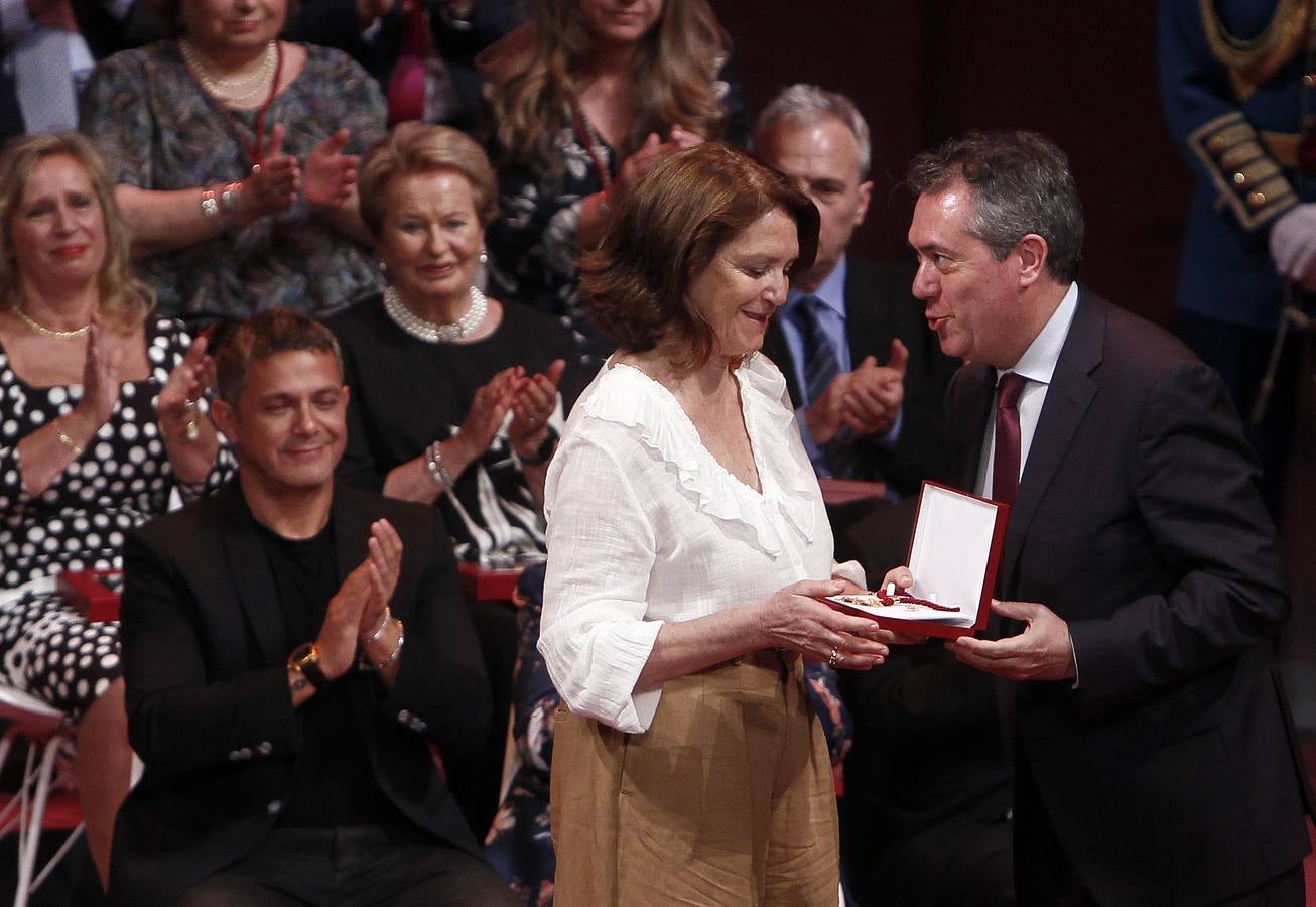 Entrega de las medallas de la ciudad de Sevilla