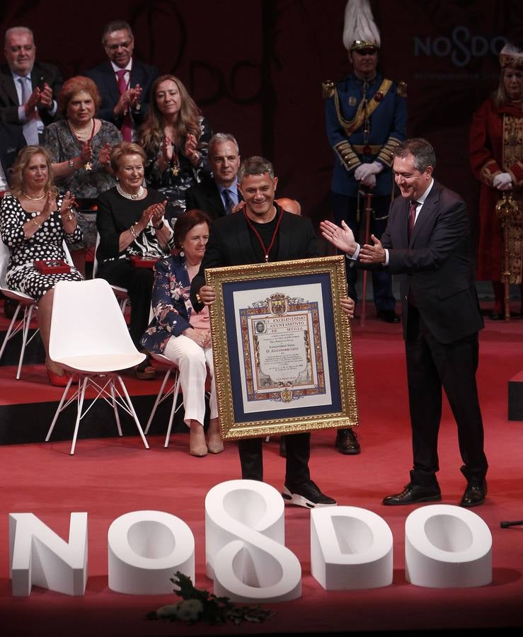 Entrega de las medallas de la ciudad de Sevilla