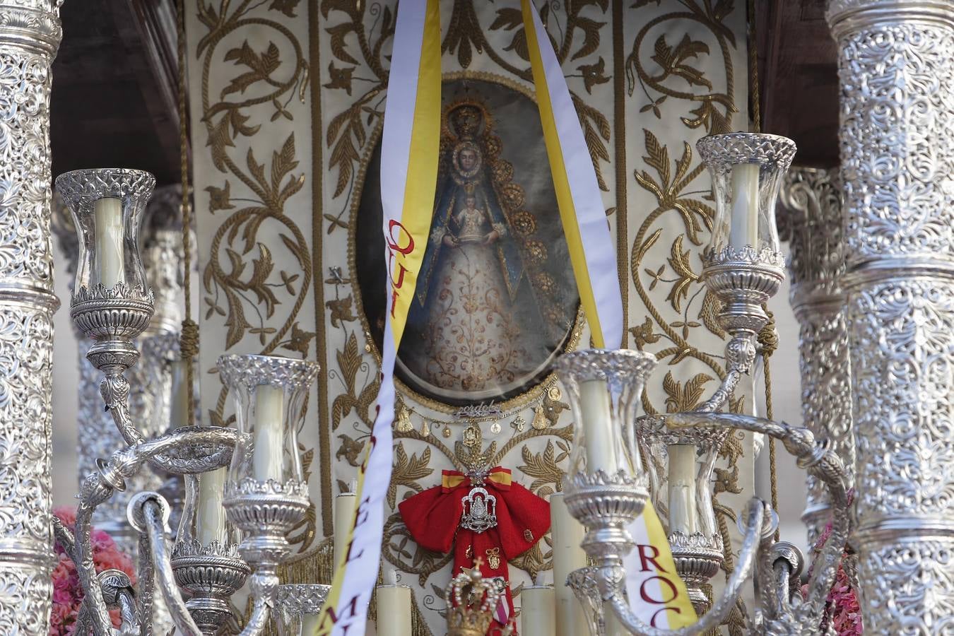 La salida de la hermandad del Rocío de Córdoba, en imágenes