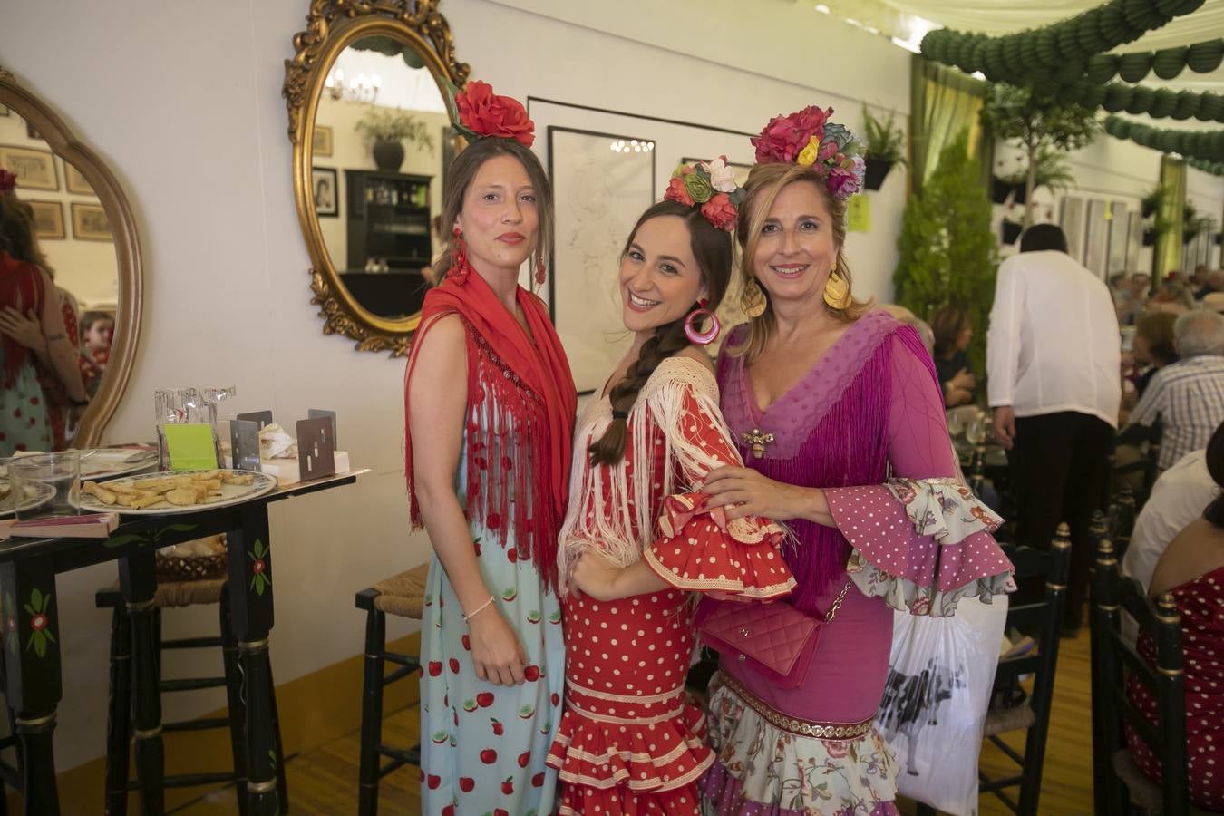 El ambiente del viernes en las casetas de la Feria de Córdoba, en imágenes