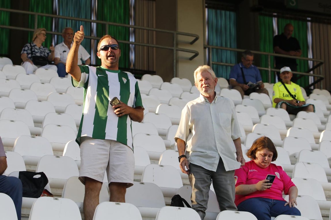 Las imágenes de la grada del Córdoba CF-Osasuna