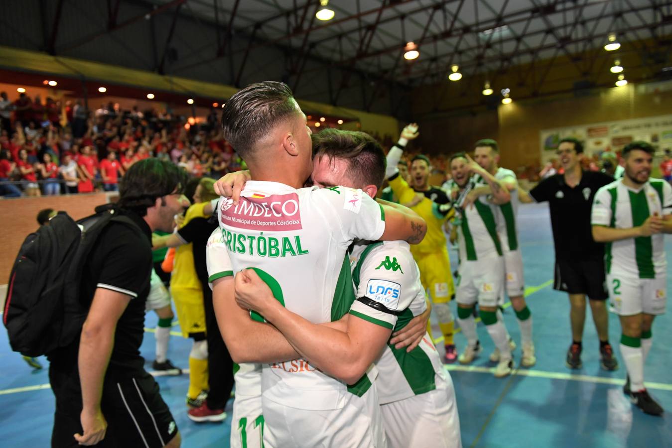 Así fue hace un año la celebración del ascenso del Córdoba Futsal, en imágenes