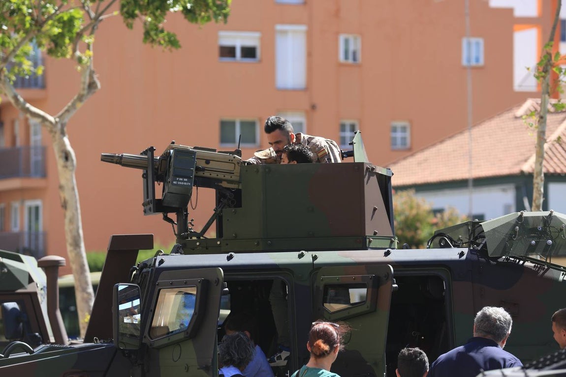 Fotos: Cádiz celebra el Día de las Fuerzas Armadas