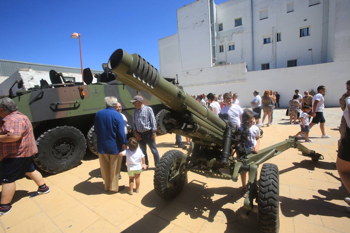 Fotos: Cádiz celebra el Día de las Fuerzas Armadas