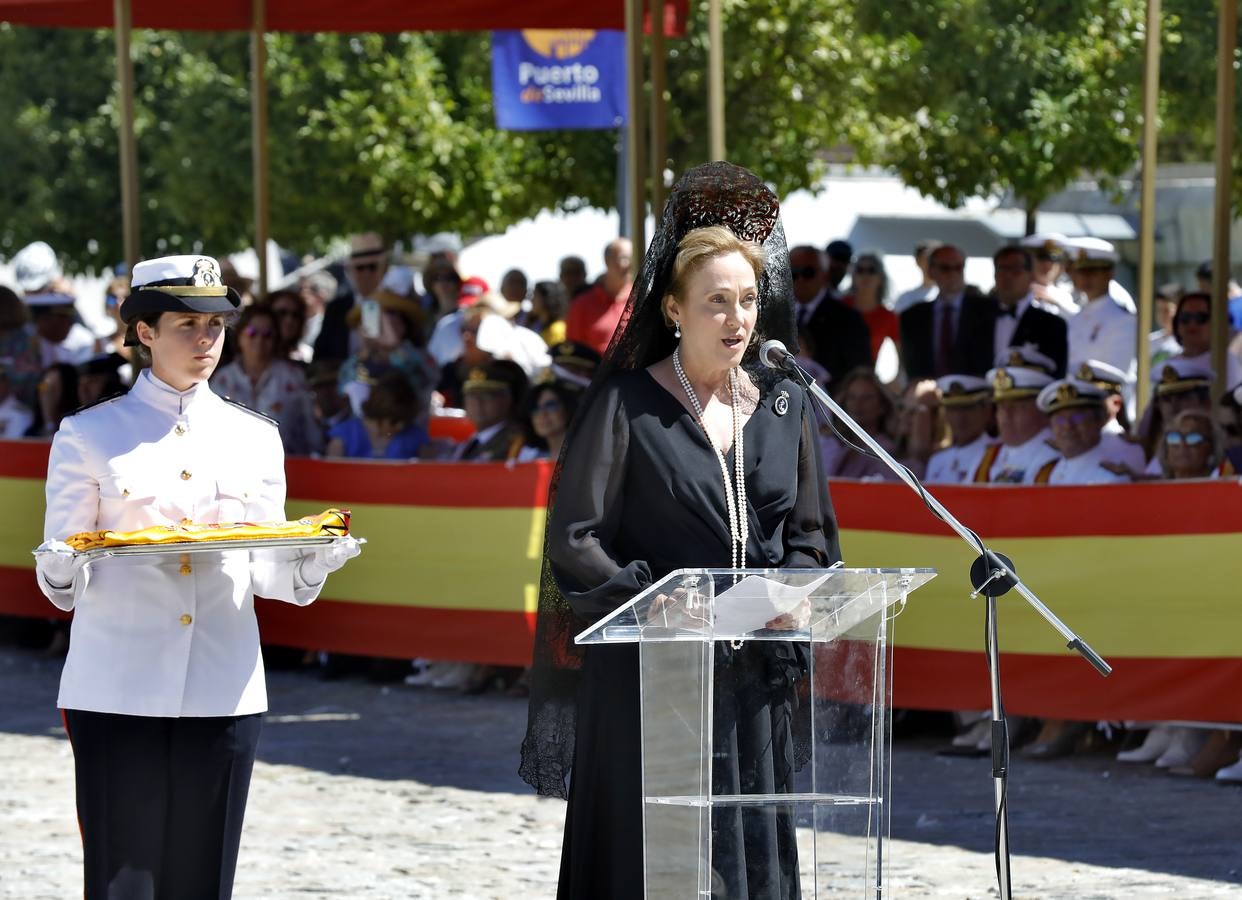 En imágenes, broche final a la semana de las Fuerzas Armadas en Sevilla