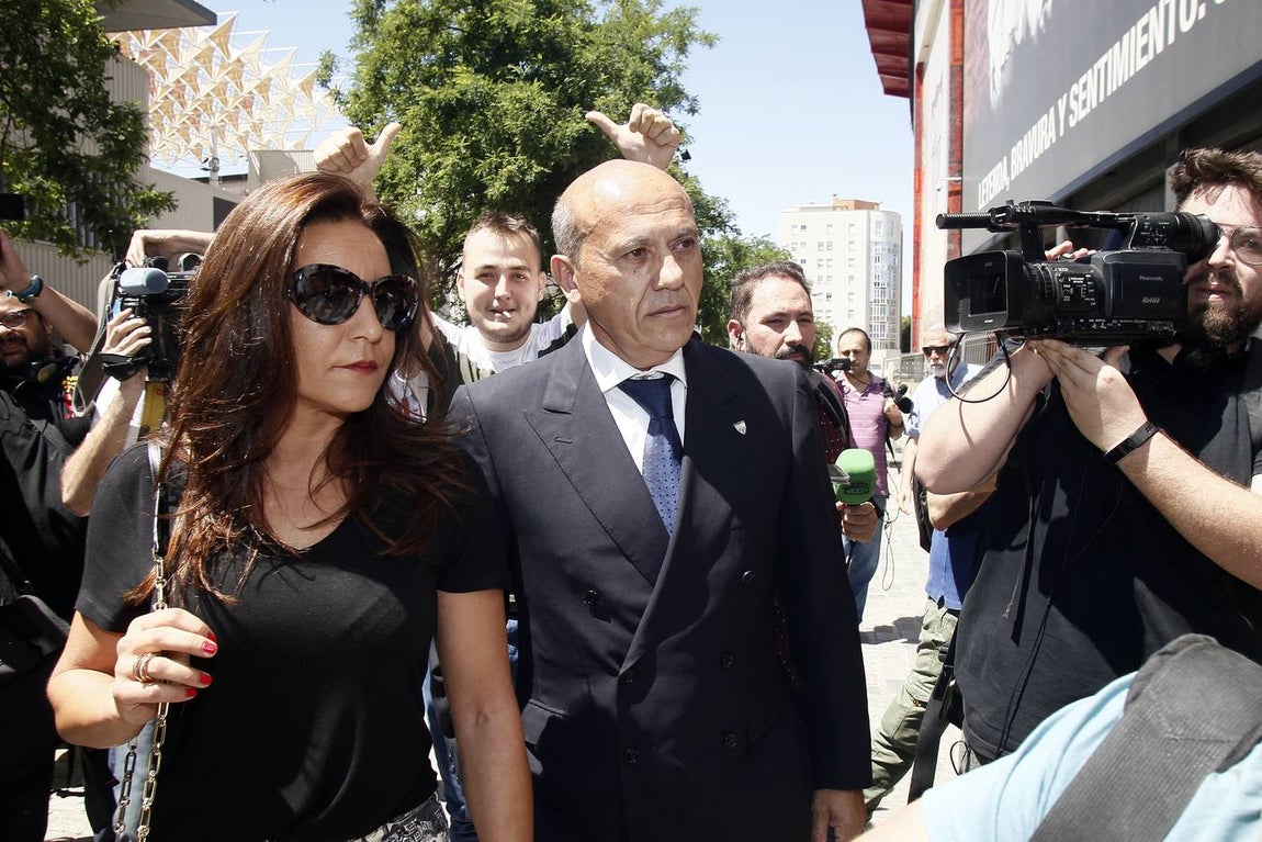 La capilla ardiente de José Antonio Reyes en el Sánchez-Pizjuán, en imágenes