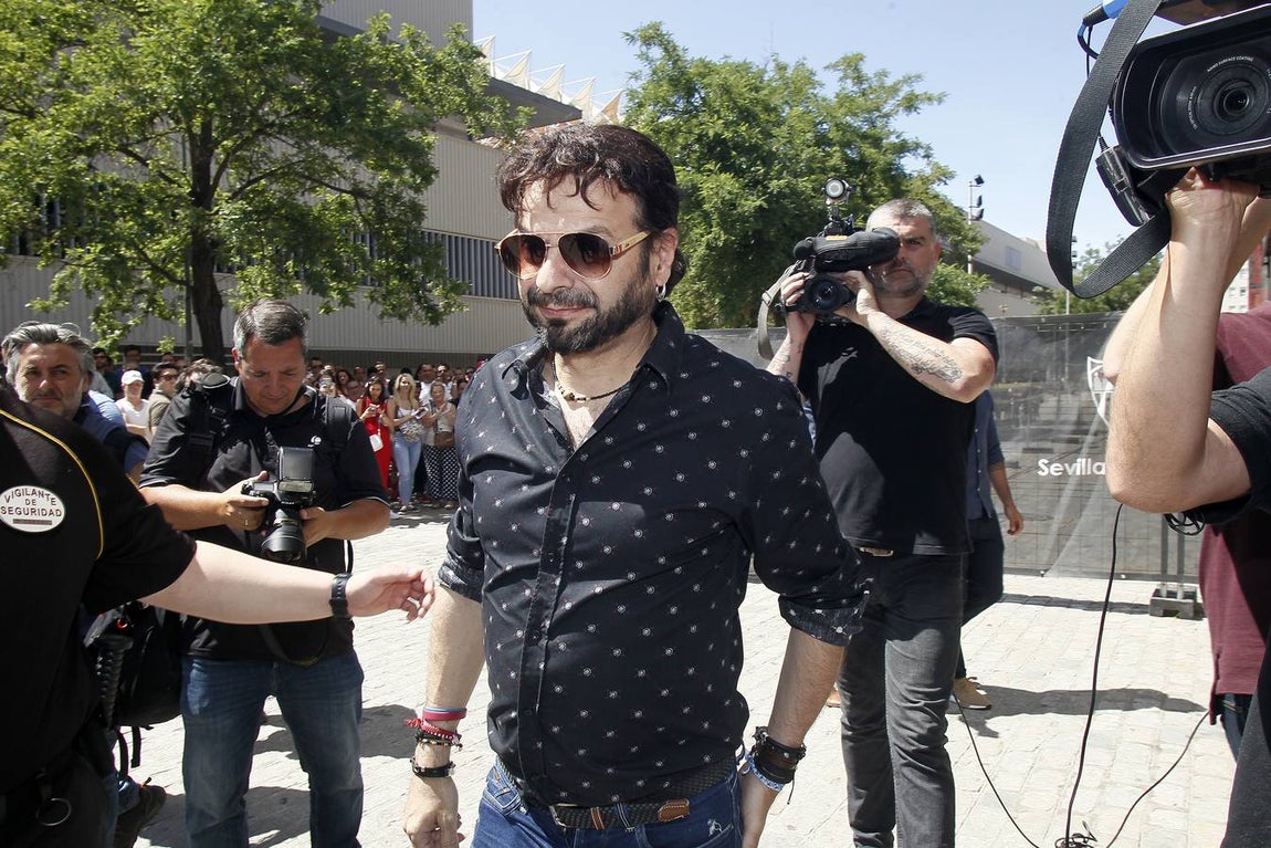 La capilla ardiente de José Antonio Reyes en el Sánchez-Pizjuán, en imágenes