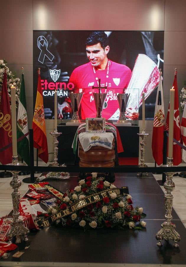 La capilla ardiente de José Antonio Reyes en el Sánchez-Pizjuán, en imágenes