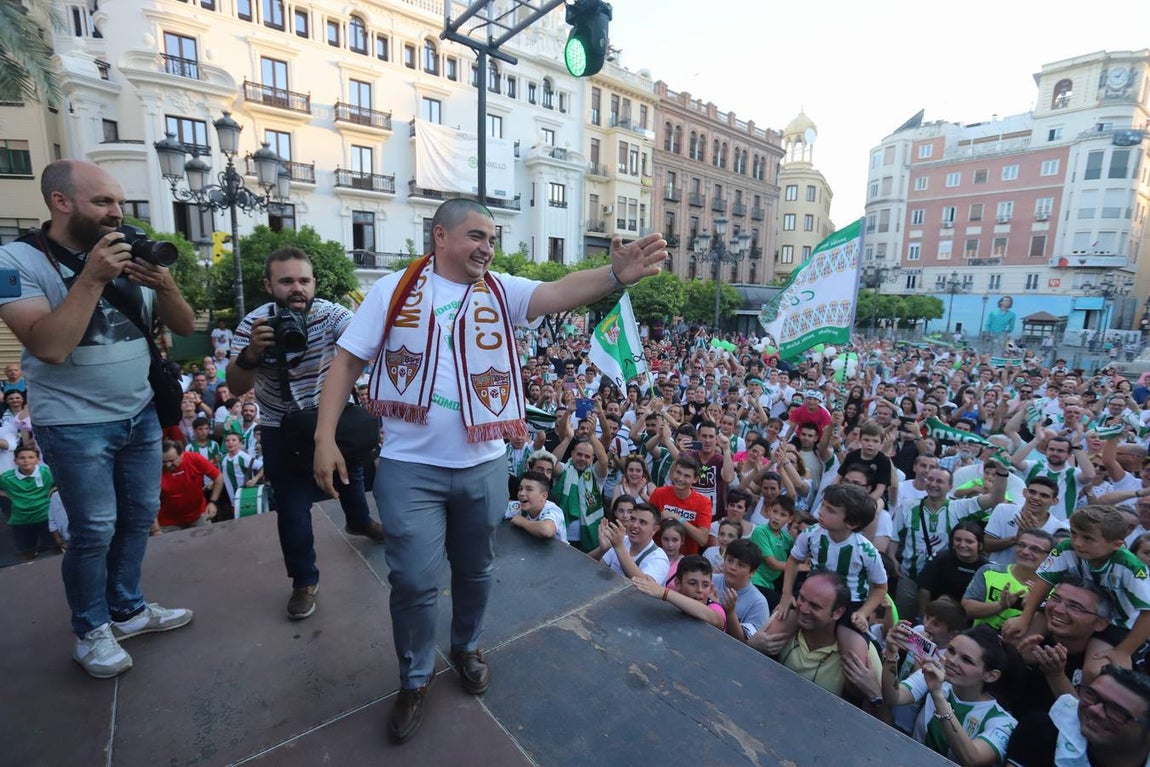 La celebración del ascenso del Córdoba Futsal en las Tendillas, en imágenes