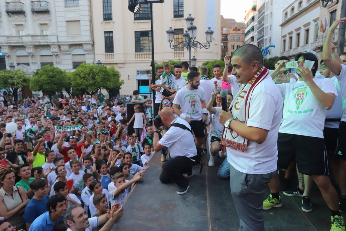 La celebración del ascenso del Córdoba Futsal en las Tendillas, en imágenes