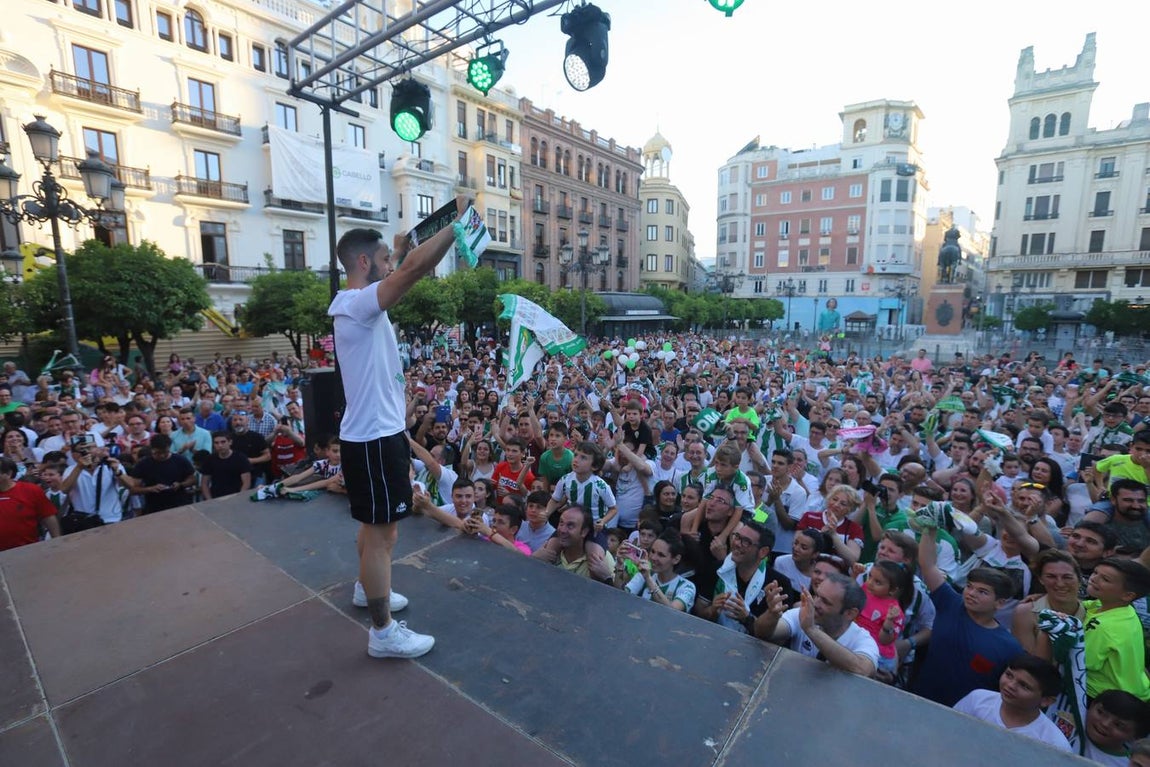La celebración del ascenso del Córdoba Futsal en las Tendillas, en imágenes