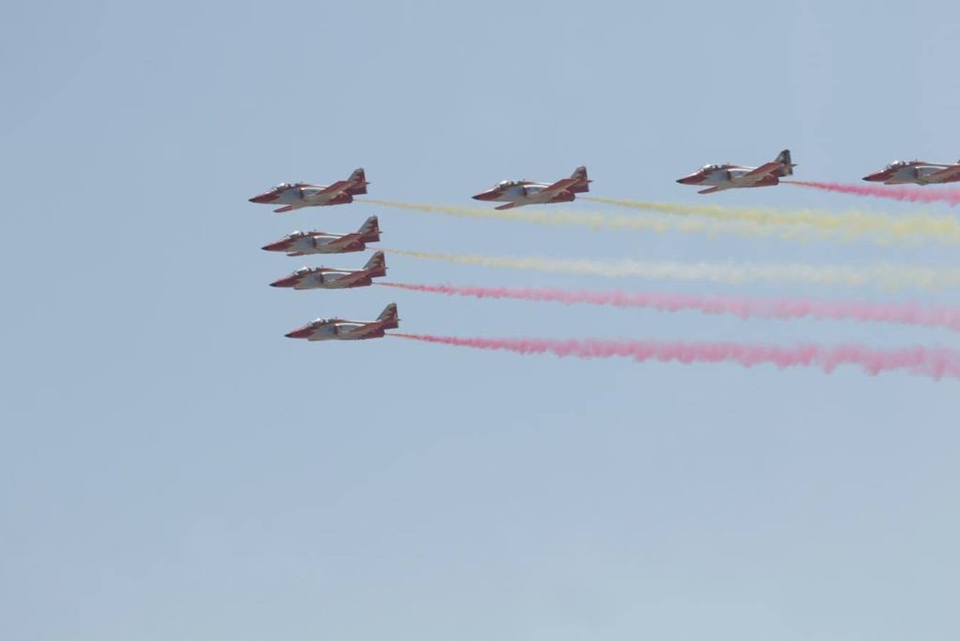 Las mejores imágenes del desfile del Día de las Fuerzas Armadas en Sevilla