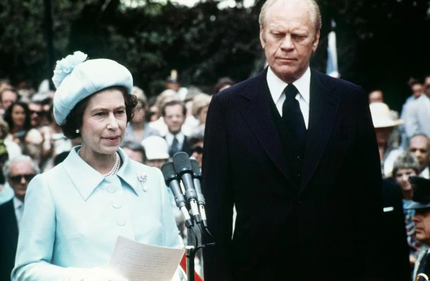 Los presidentes de la Reina. Fotografía hecha en 1976, durante la visita de la Isabel II a la Casa Blanca, ocupada en ese momento por Gerald R. Ford, quien asumió el control de la Casa Blanca después de la designación de Richard Nixon tras el escándalo de Watergate.