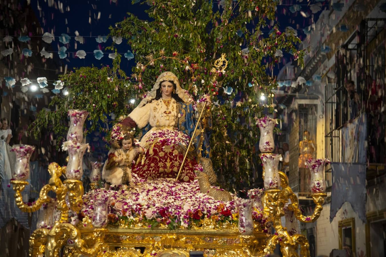 Galería de la salida del Sagrado Corazón y la Pastora de Capuchinos