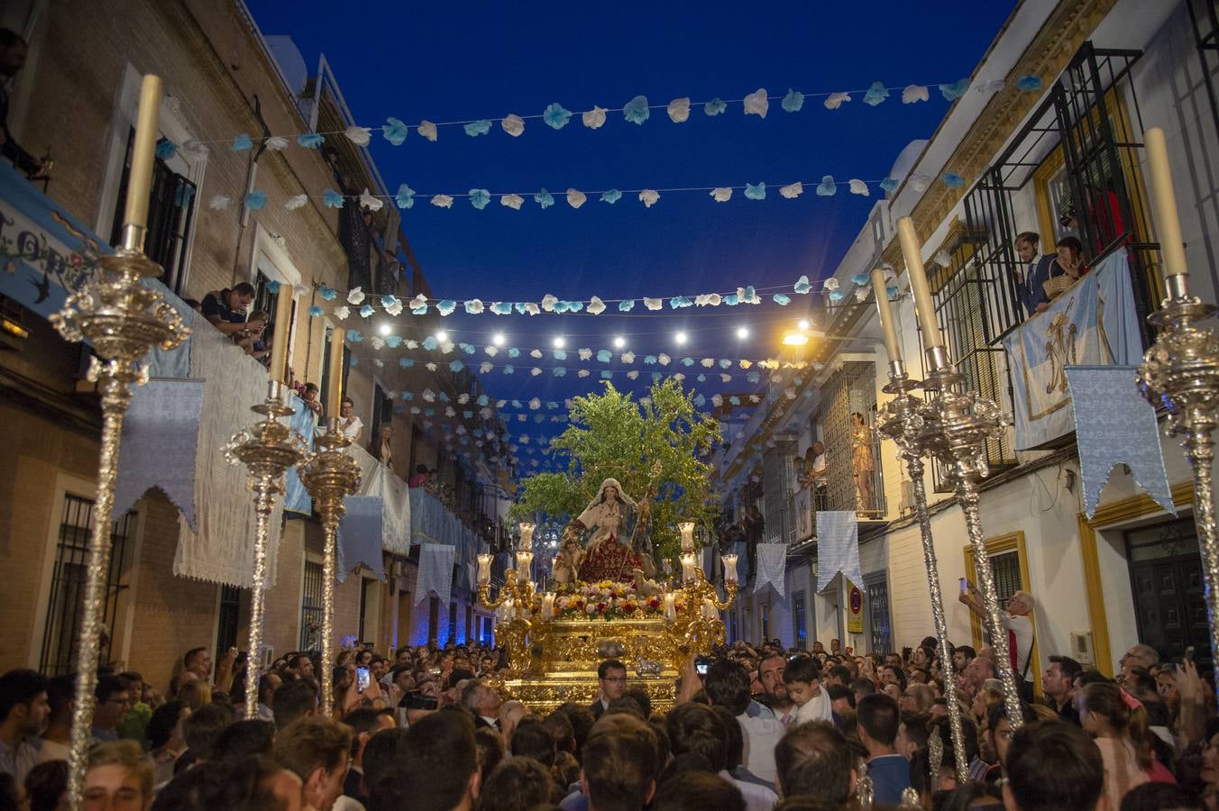 Galería de la salida del Sagrado Corazón y la Pastora de Capuchinos