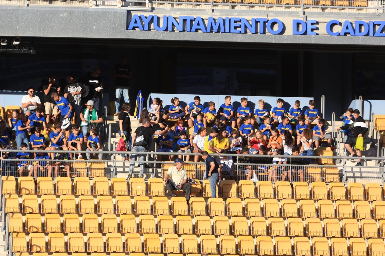 FOTOS: Búscate en el Cádiz - Extremadura en Carranza