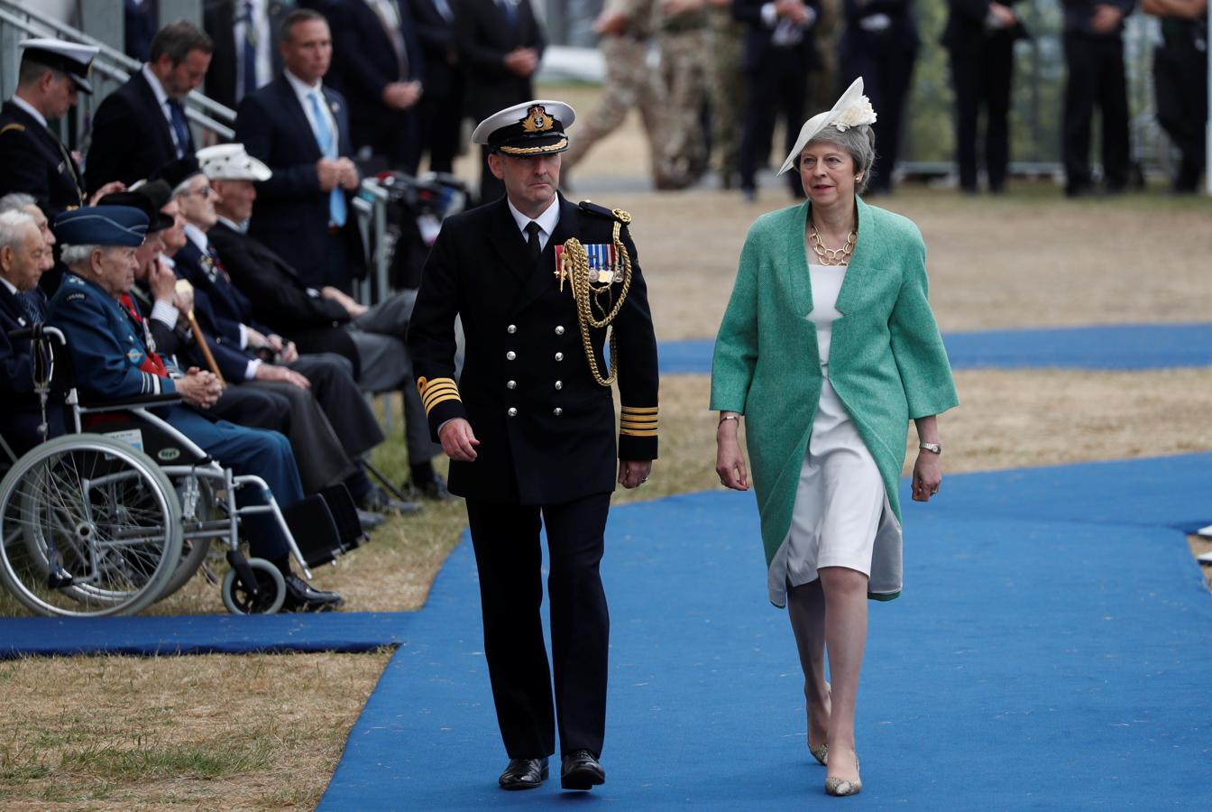 Theresa May, primera ministra británica, asiste al 75 aniversario del Día D. 