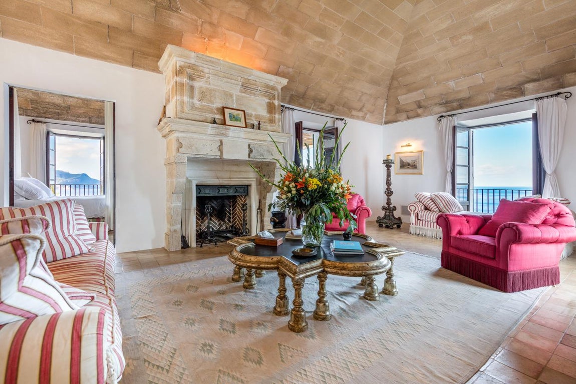 Distribución. El complejo, de 1.000 metros cuadrados, puede acomodar cómodamente a 20 invitados en sus 10 dormitorios en suite con baño privado