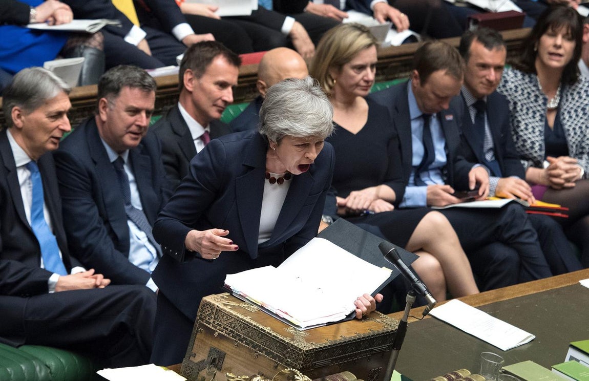 May, en el momento de prometer su renuncia en caso de firmarse el acuerdo del Brexit, el 27 de marzo de 2019. 