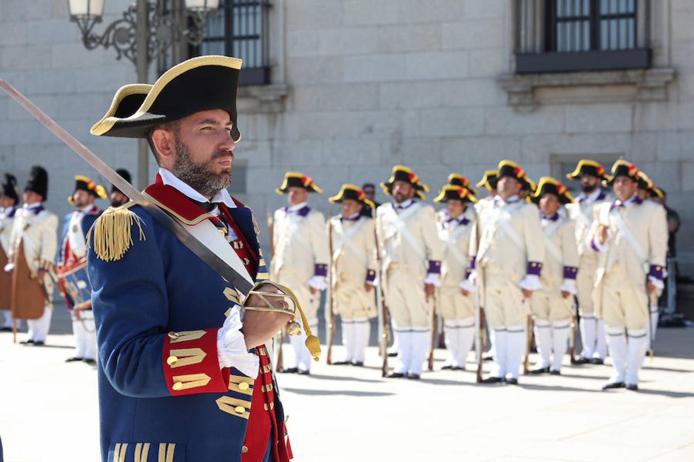 Relevo de la guardia en el Alcázar de Toledo