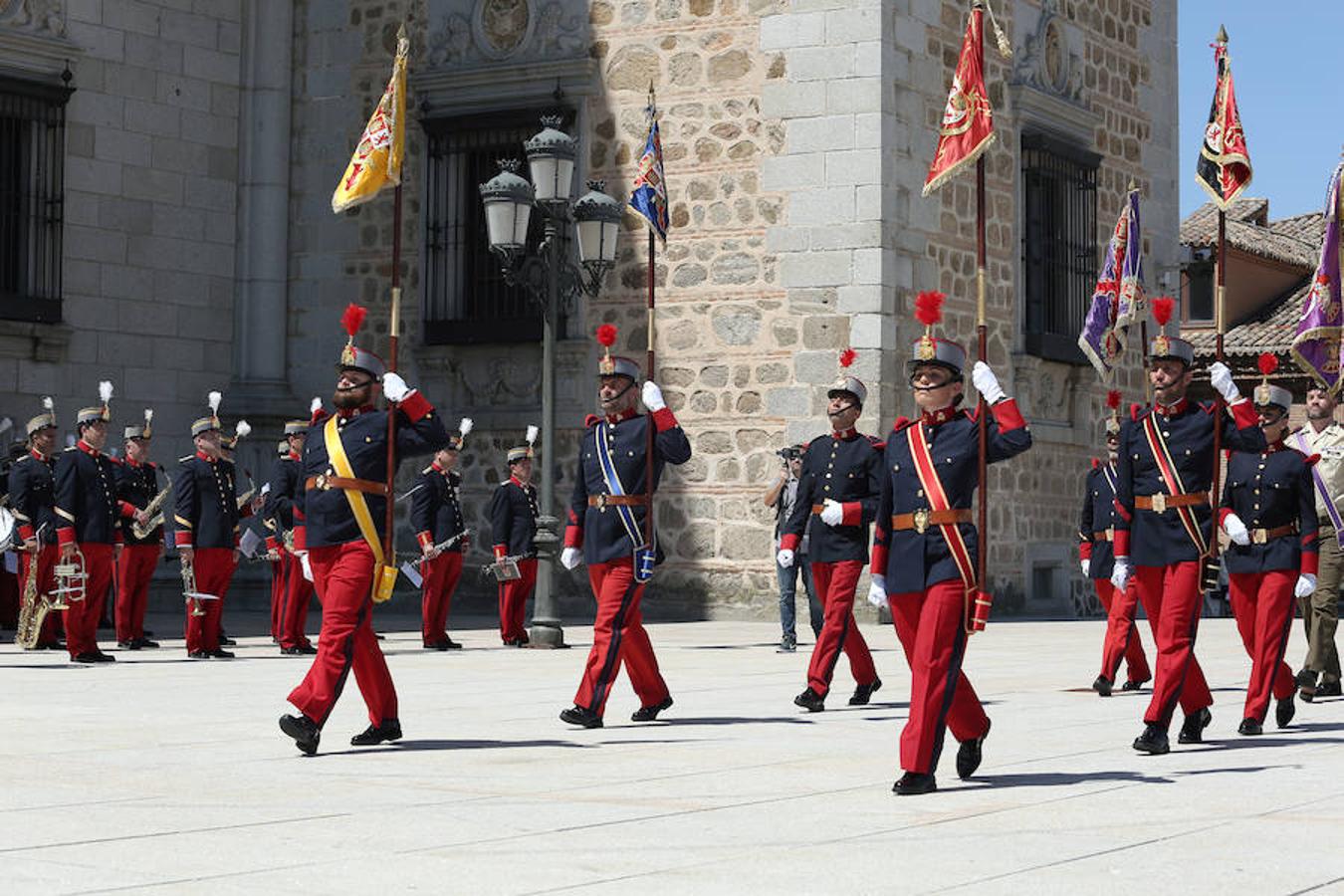 Relevo de la guardia en el Alcázar de Toledo