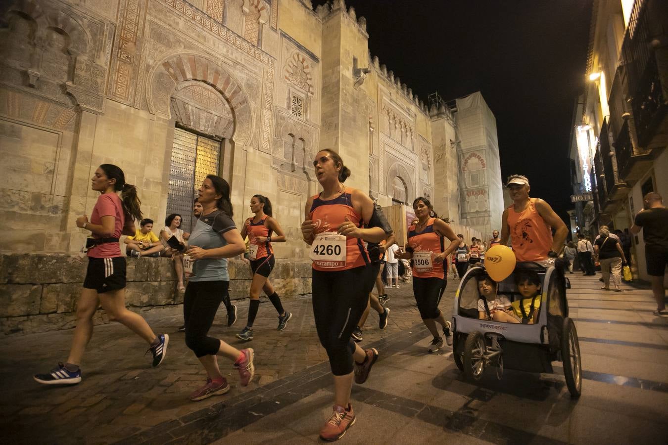 La carrera nocturna de Córdoba, en imágenes