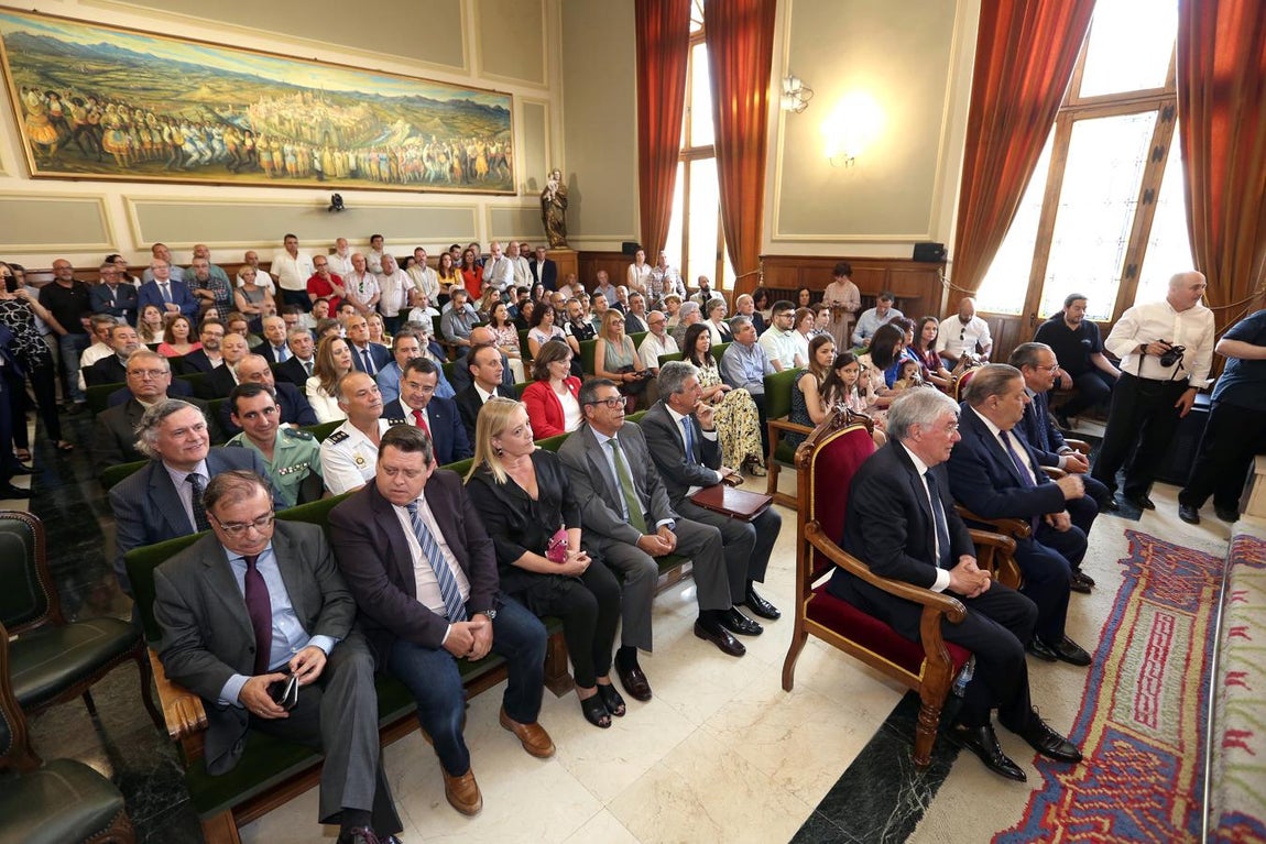 La entrega de la Medalla de Oro a Tofiño, en imágenes