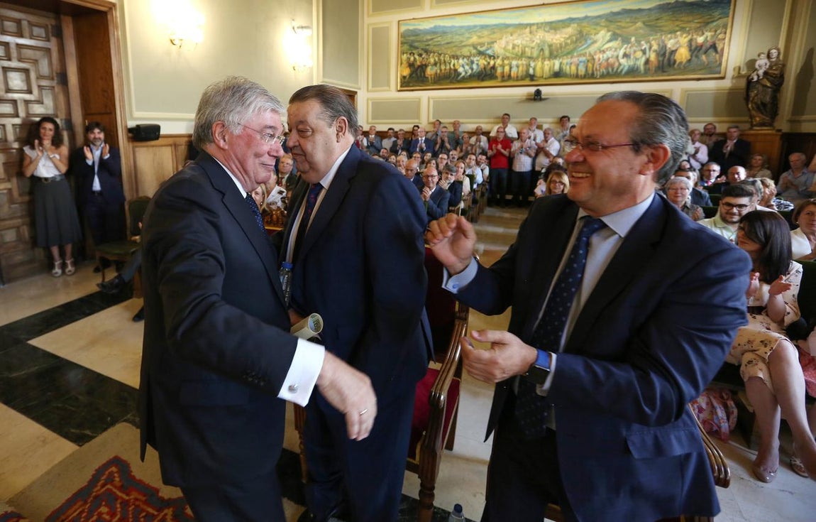 La entrega de la Medalla de Oro a Tofiño, en imágenes
