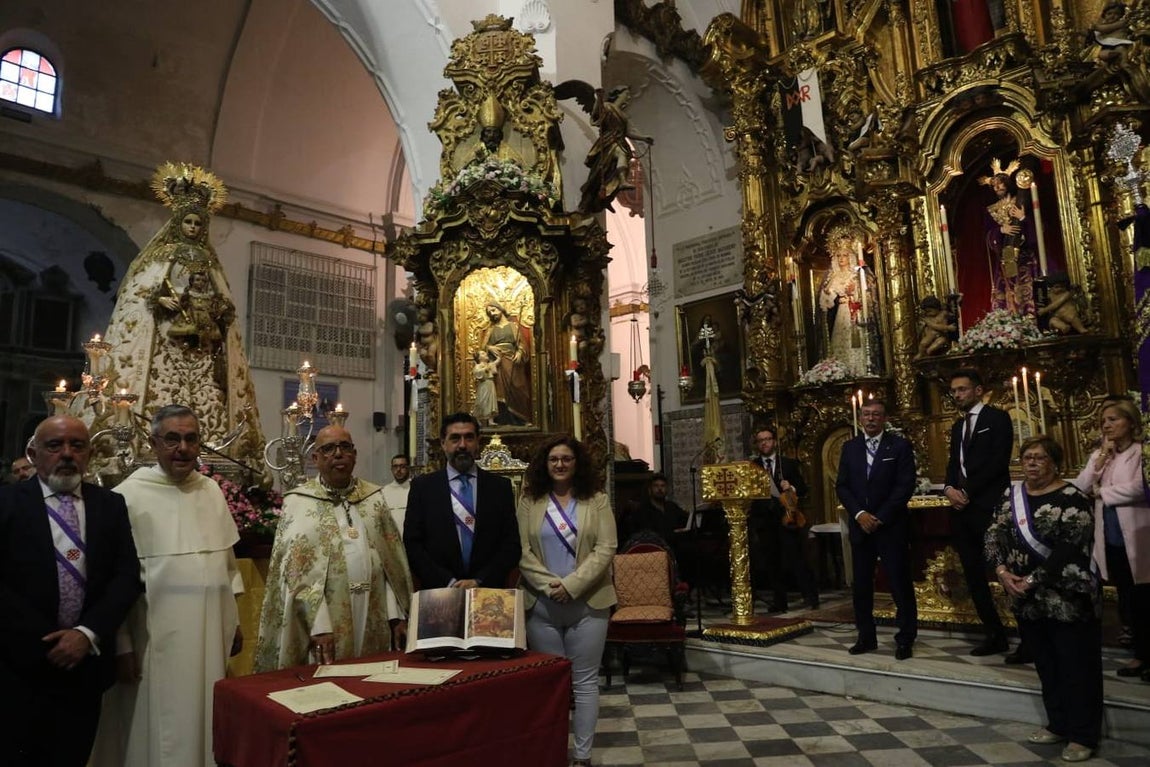 Fotos: La Patrona de Cádiz visita al Nazareno en su templo