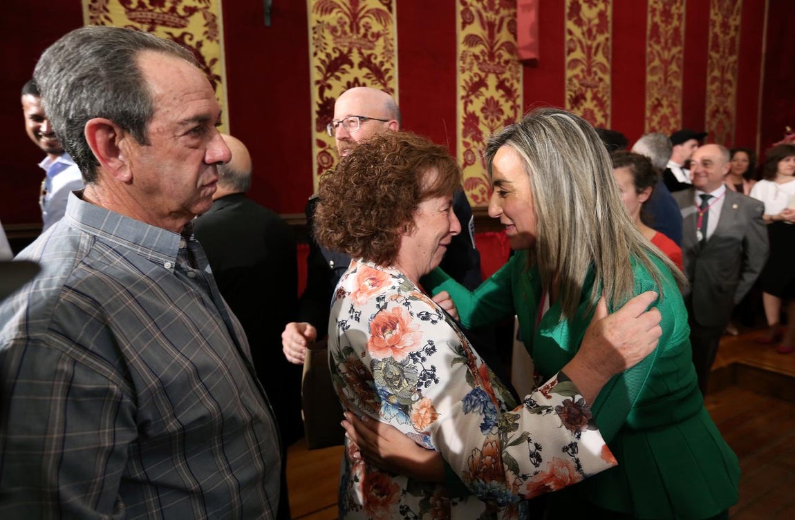 La toma de posesión de Milagros Tolón, en imágenes