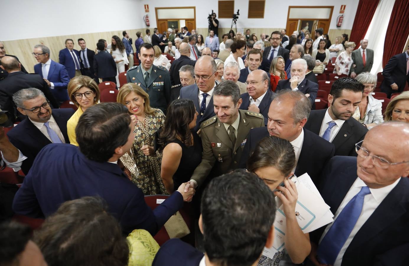 El ambiente del Pleno de investidura del Ayuntamiento de Córdoba, en imágenes