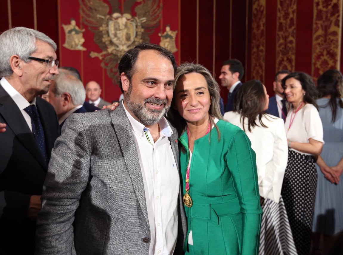 Con el que fuera portavoz de Ganemos, Javier Mateo. 