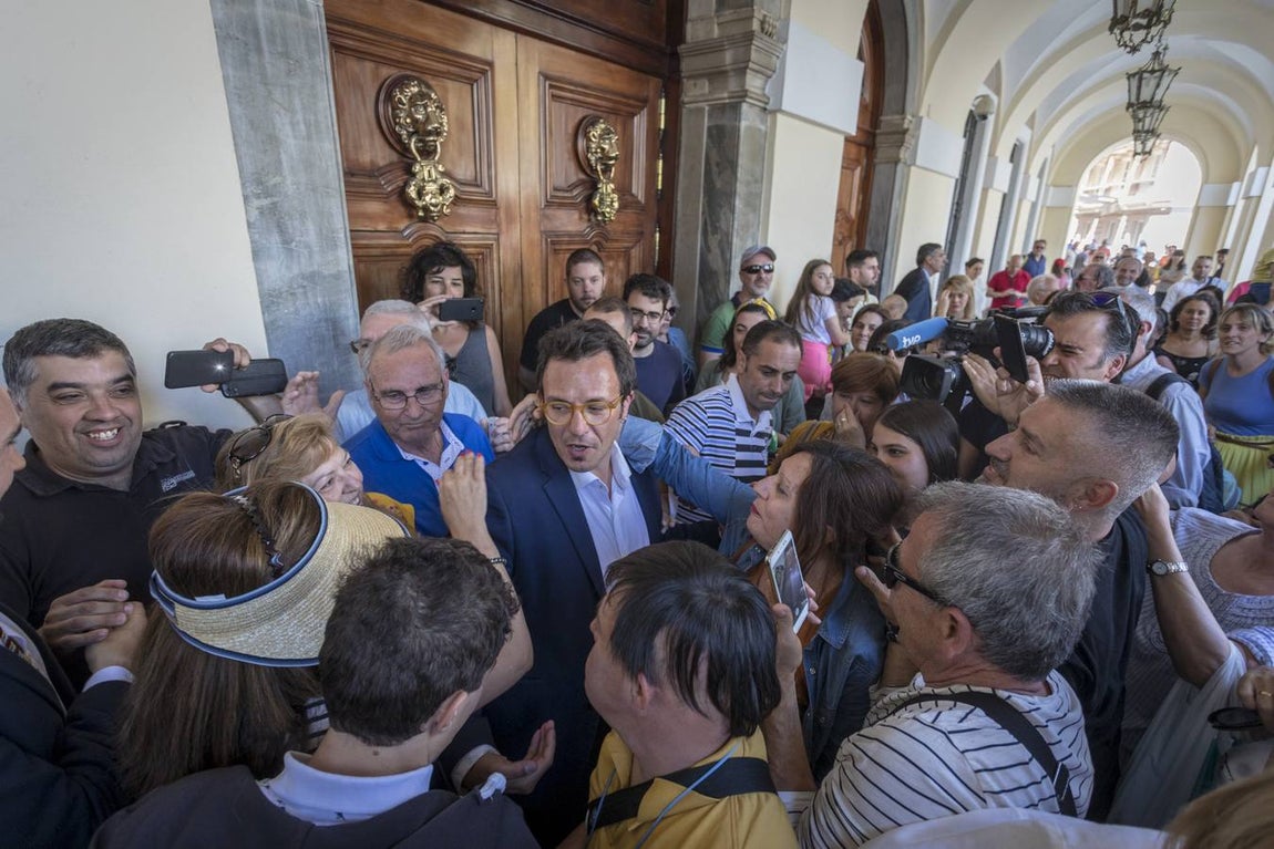 Fotos: Kichi, reelegido alcalde de Cádiz para los próximos cuatro años