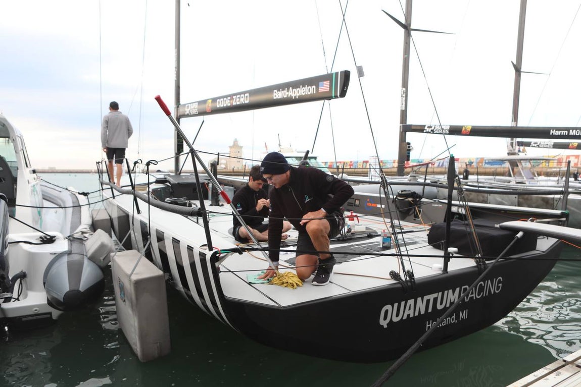 Fotos: Preparativos para la regata Puerto Sherry Royal Cup en la Bahía de Cádiz