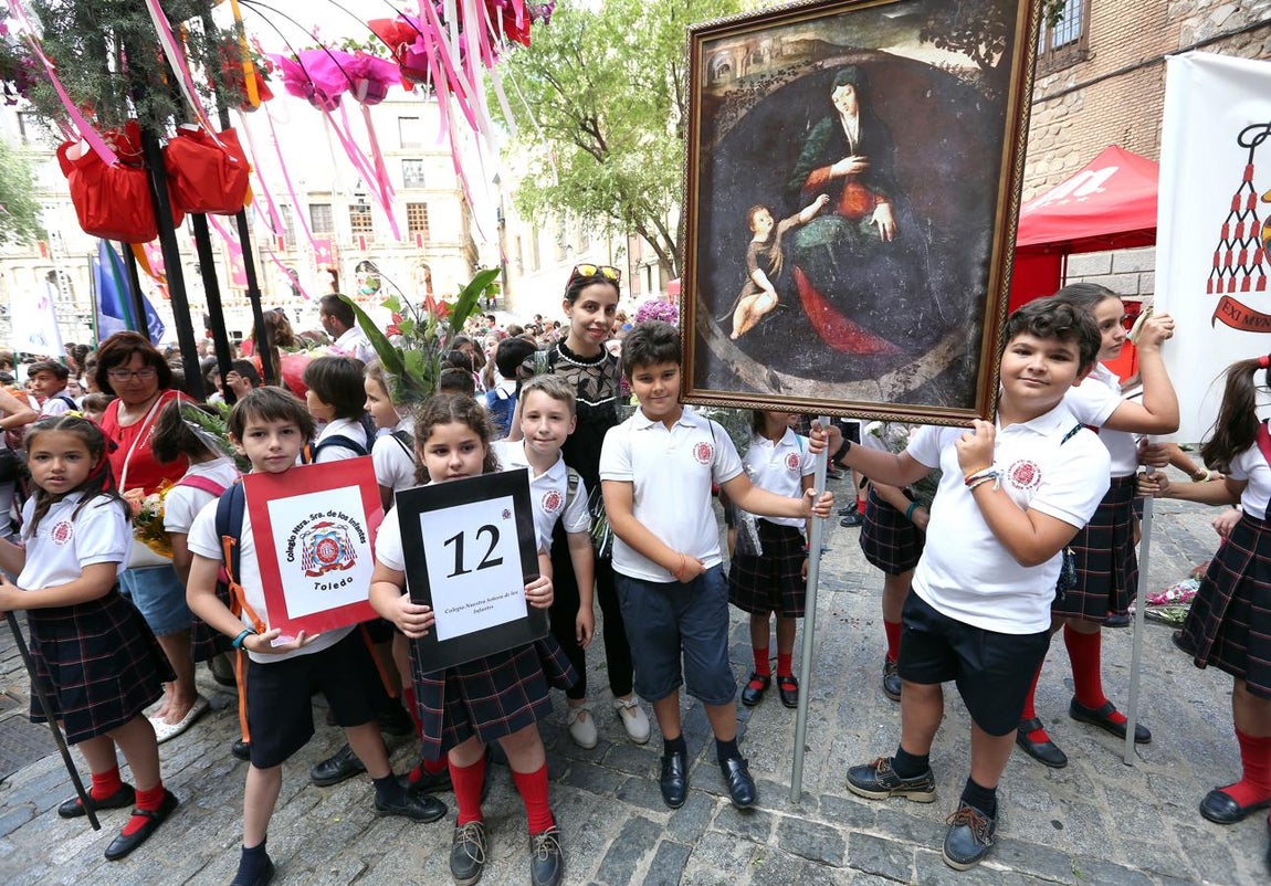 Ofrenda floral en la catedral de Toledo