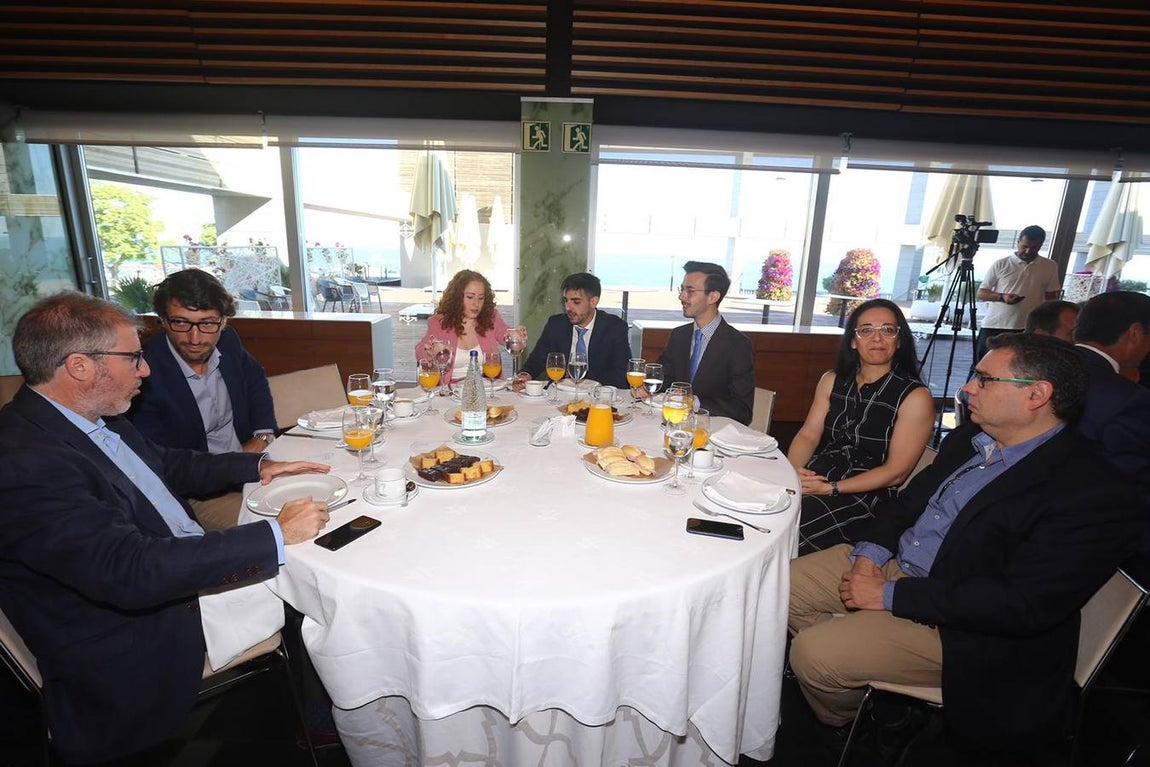 Ambiente en &#039;La Mirada económica&#039; de La Voz de Cádiz y ABC