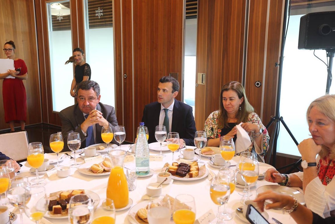 Ambiente en &#039;La Mirada económica&#039; de La Voz de Cádiz y ABC