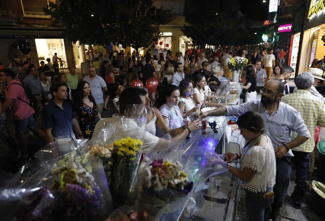 El ambiente de la «Shopping Night» de Córdoba, en imágenes