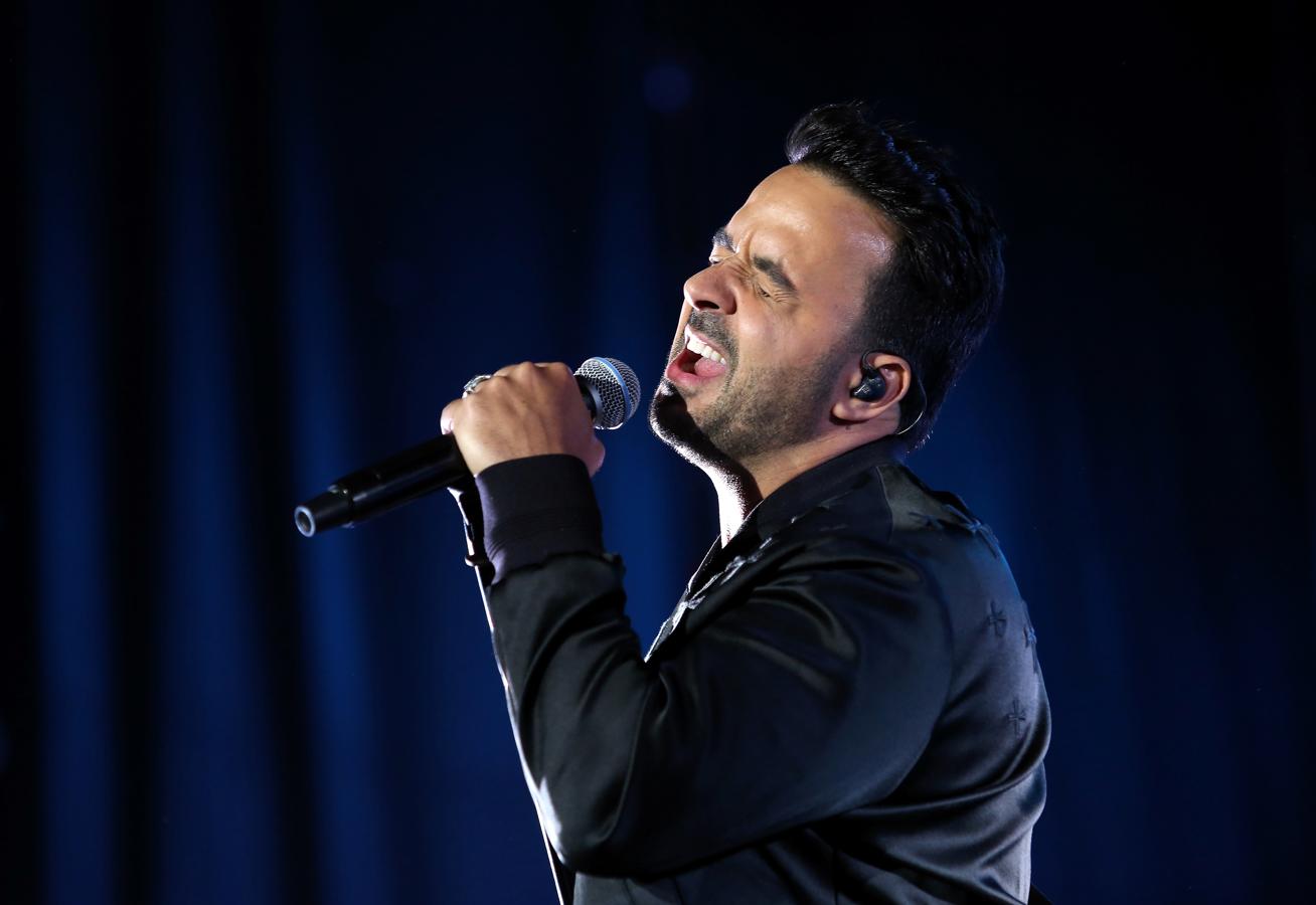 Luis Fonsi se desvive por Toledo