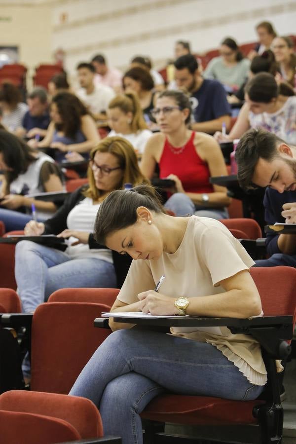 Las oposiciones de maestro en Córdoba, en imágenes