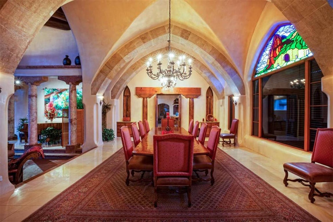 West Creek Ranch. Los comedores clásicos son una constante en cada una de las cuatro plantas de la vivienda