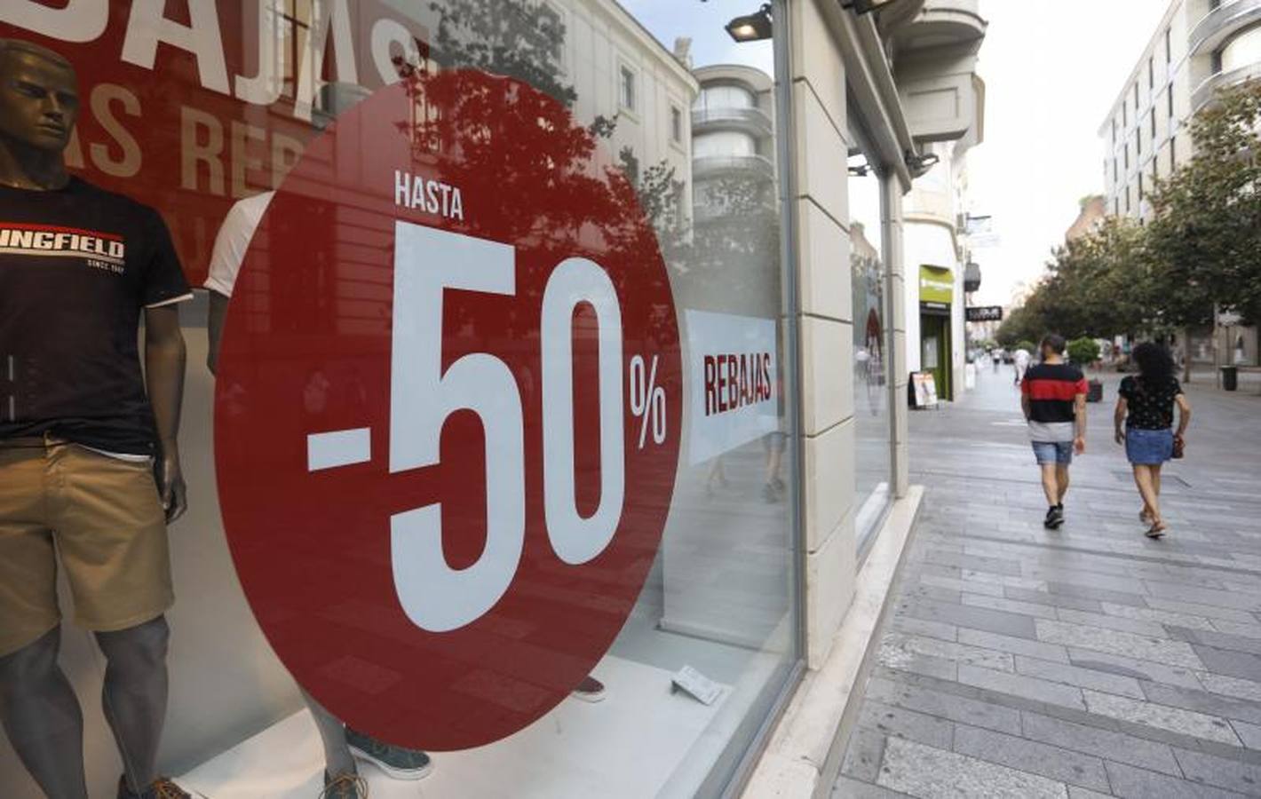 Los descuentos se adelantan en Córdoba a las rebajas de verano